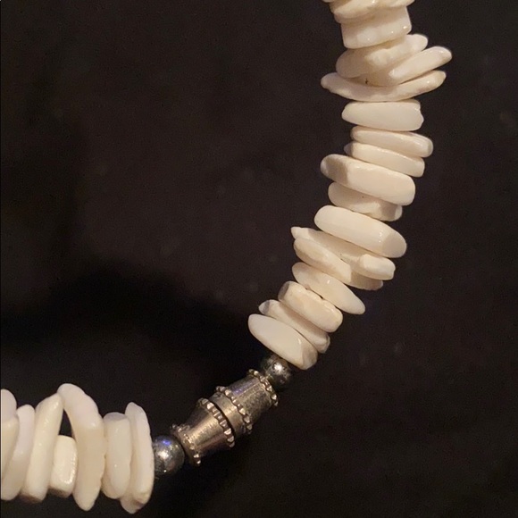 White Seashell Bracelet - Picture 2 of 2